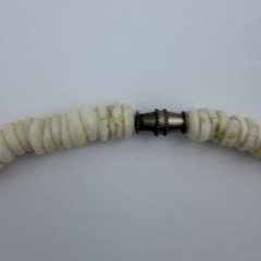 Vintage Hawaiian Puka Shell Bead Necklace 70’s Barrel Clasp 15.5 In