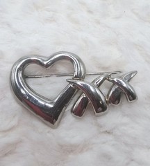 vintage solid large sterling silver XOXO heart pendant. Ideal gift for woman.