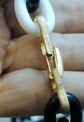Vintage Crown Trifari Plastic Lucite Black & White Chain Link Necklace 23 5/8″