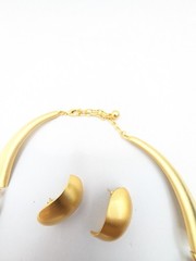 Anne Klein Collar Necklace & Earrings Satin Brushed Gold Tone Chunky Runway Read