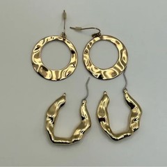 Classic Textured Hoop Earrings Qty 2 Gold-tone Unsigned Dangle Drop Everyday