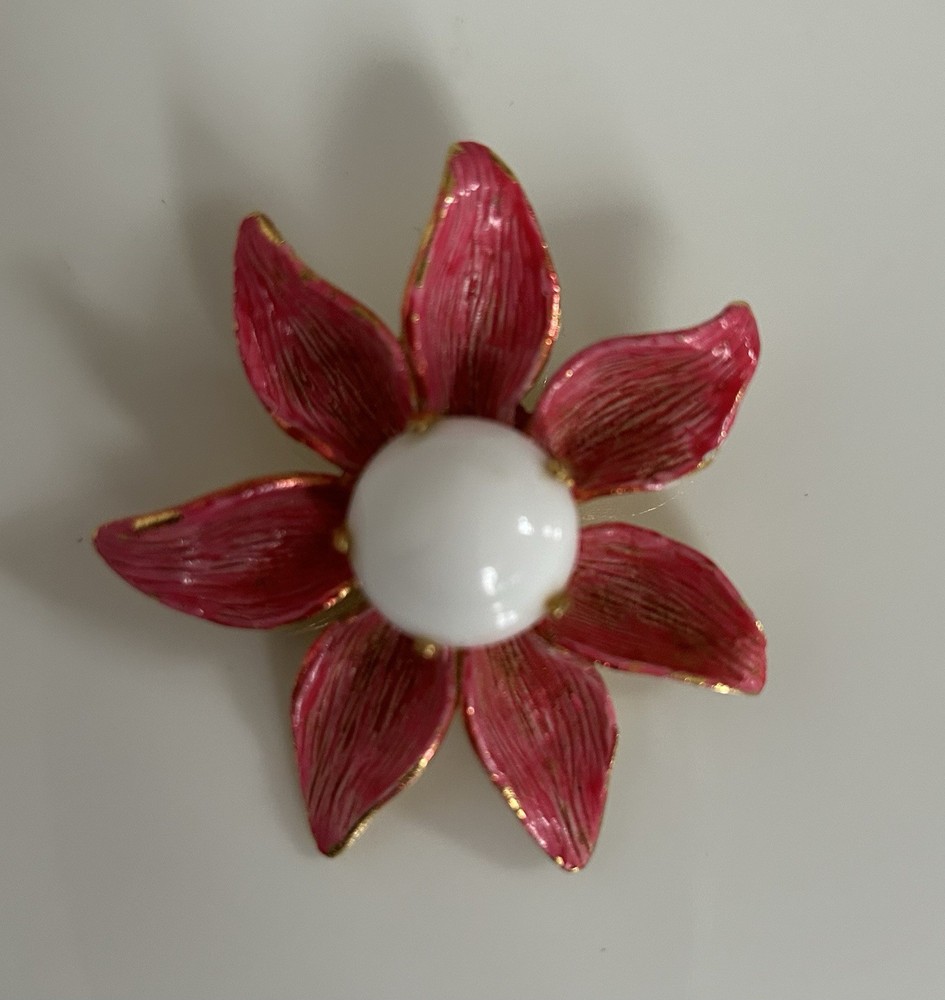 Vintage Vans Authentic Pink/Gold/White Flower Brooch