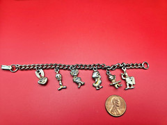 Warner Bros Looney Tunes Cartoon KIDS Charm Bracelet 6″ Tweety Bugs Daffy Vntg