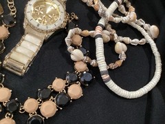 All Wearable Fashionable Very Good Jewelry Lot