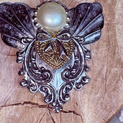 Vintage Signed JANE Davis 1997 AOL Angels of Love Angel Brooch Collectible