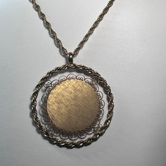 Vtg Gold Tone Filigree Rope Circle Pendant Necklace 24 Inch Statement Jewelry