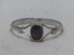 vintage sterling silver ring oval black inlay detail jewelry band 925 size 5.25