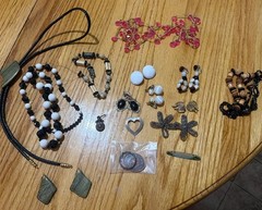 Very Vintage Lot of Costume Jewelry Pieces 17 Pc Project Wearable Signed Stamp88