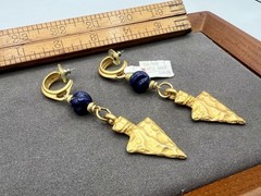 Vintage Gold Arrowhead Lapis Blue Gemstone Bead Earrings Saks NWT $110 NOS VY