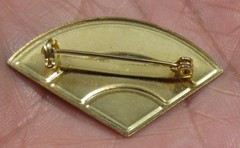 VTG UNUSUAL Geometric GLITTER Brooch Pin Gold tone metal Costume Jewelry
