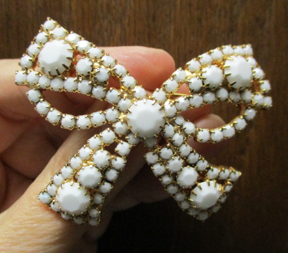 Gold and White BOW pin brooch Vintage MILK GLASS rhinestones