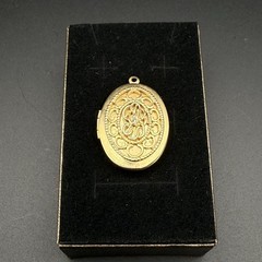 Vintage Gold Tone Locket Pendant Ornate Filigree Oval Photo Charm Mid Century