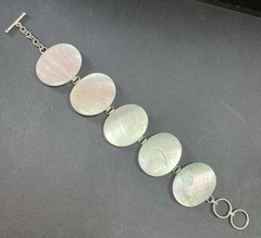 Vintage Carved Oval Link Carved Mother Of Pearl 7-7.5″ Bracelet Toggle