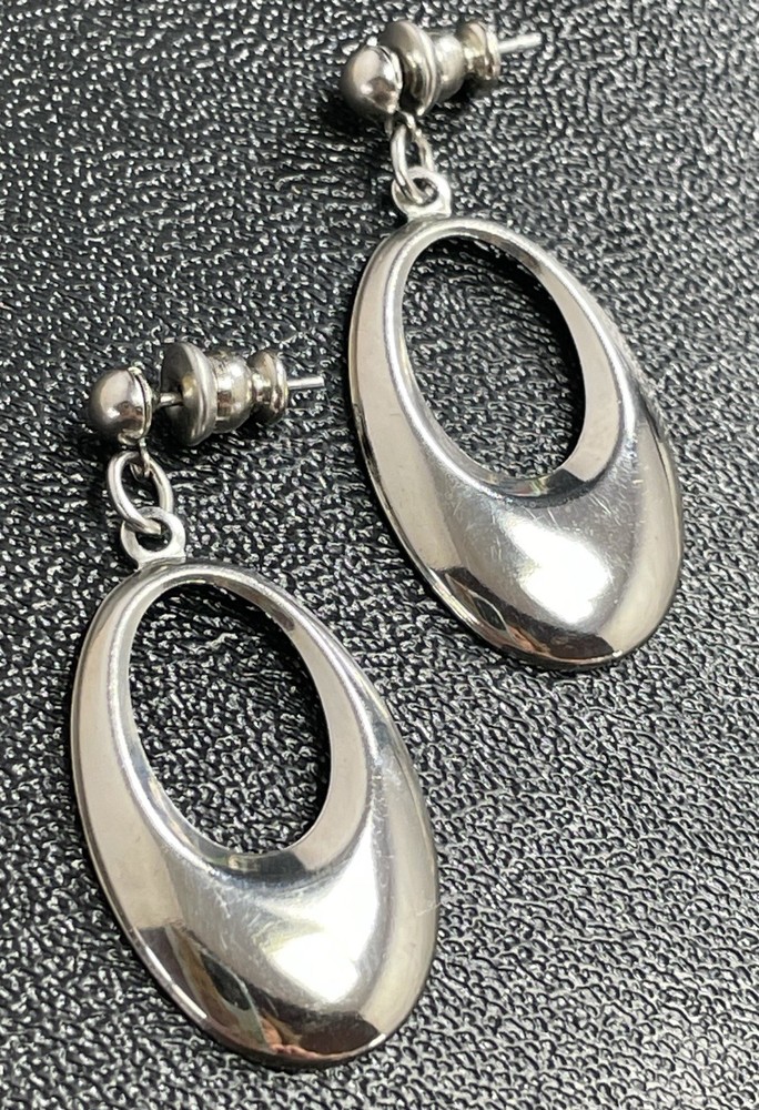 Vintage 1.5” Silver Tone Textured Metal Dangle Earrings