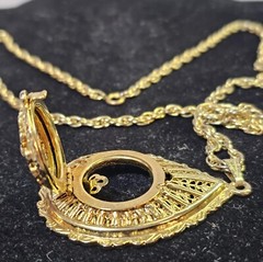 WHITING DAVIS? vtg Locket Necklace Goldtone Lacy Filigree Classic Career Cosplay