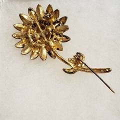 Vintage 1960’s Amber/Clear Rhinestone Goldtone Flower Brooch Pin w/ Secure Clasp