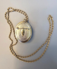 Vintage Cameo Perfume Locket Brooch Pendant Necklace 1970s Solid Perfume Intact