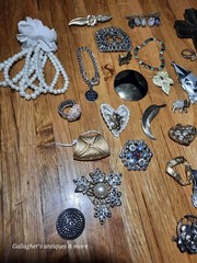 A3 35 PCS Vintage Modern mixed Costume Jewelry Bracelets Pendants brooch Etc