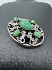 LARGE NAPIER 1920s SILVER JELLY BELLY GREEN CABACHON BROOCH PIN Chrysoprase ?