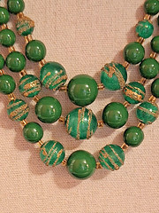 Vintage 3-Strand Green & Gold Sugar Swirl Texture Faux Pearl Necklace Japan 1950