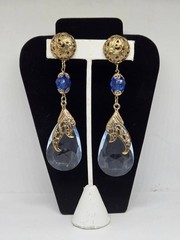Vintage unbranded 80s Renaissance Revival Chandelier Clip-on earrings