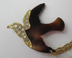 Double Dove Bird Brooch Vintage Rhinestone Pin Tortoise Shell Gold Tone Chains