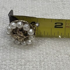 Vintage Celebrity NY Pearl Clip-On Earrings Gold Tone Leaf Round Retro Jewelry