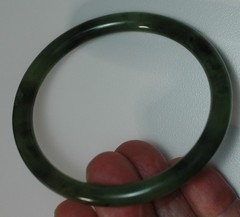 Beautiful Solid Jade Bangle Bracelet 2-1/5″ Inside 3-1/8 outside Diameter