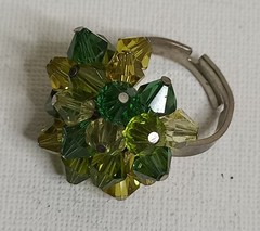 Vintage Silver Tone Green Glass Bicone Bead Headpin Cluster Dome Cocktail Ring 7