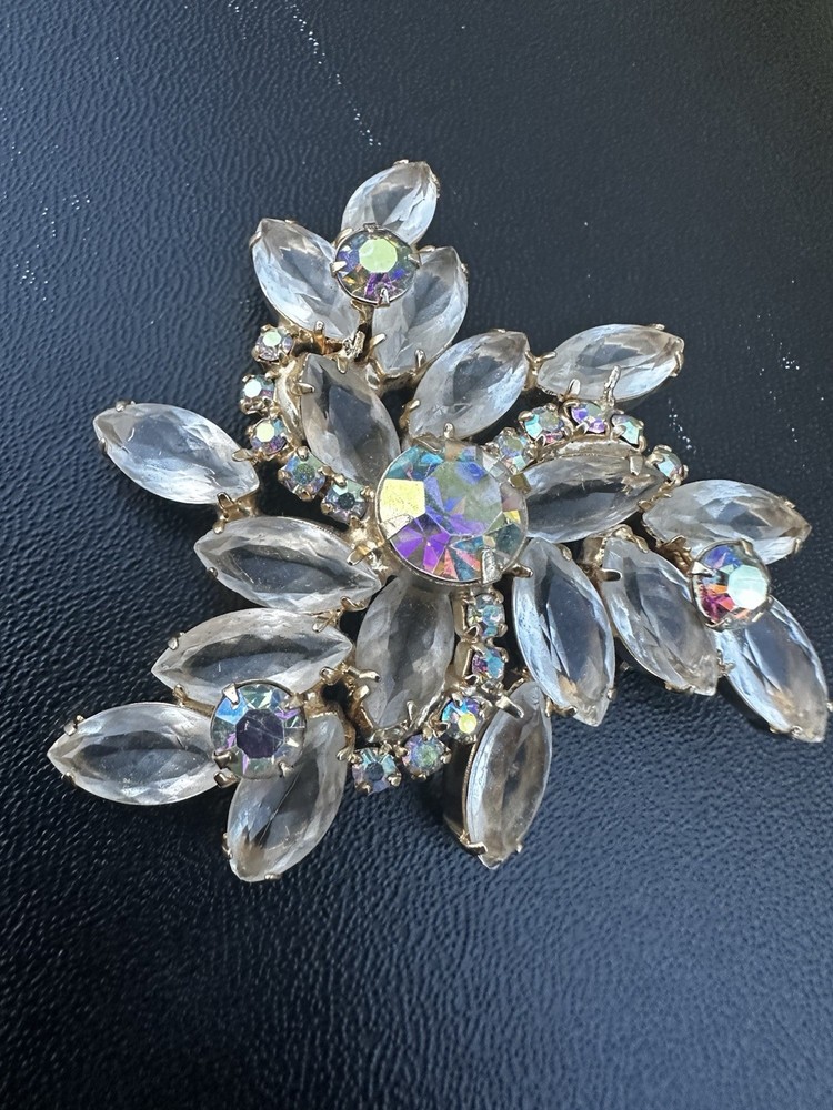  Vintage Juliana Aurora Borealis Rhinestone Brooch PIN Flower shaped Gold Tone