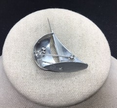 Vintage Beau Sterling Silver 925 Sail Boat Pin X595
