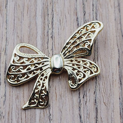 AAI Filigree Bow Jewelry Gold Tone Ribbon Pin Vintage 1990s Brooch Signed