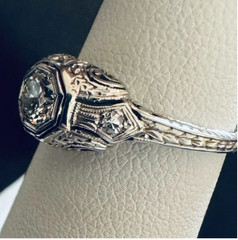 Vintage 18K White Gold Art Deco Diamond Ring size 6 ornate milgrain