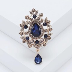 Vintage Teardrop Crystal Brooch Pin with Teardrop Pendant Elegant Rhinestone Des