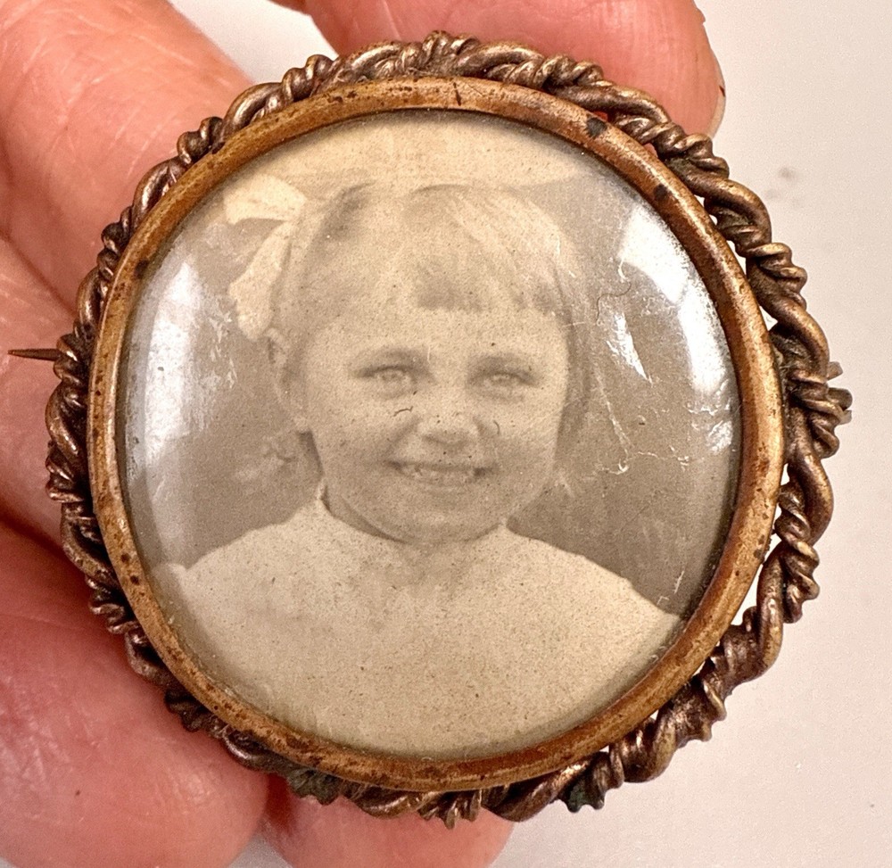 Antique Victorian Photo Brooch Child Portrait Brass Rope Frame c1900