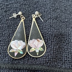 Alpaca Mexico Silver Teardrop Black Dangle Inlaid Abalone Lotus Flower Earrings