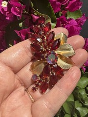 Juliana Delizza & Elster Red Rhinestone Brooch With Metal Leaf Accents Verified