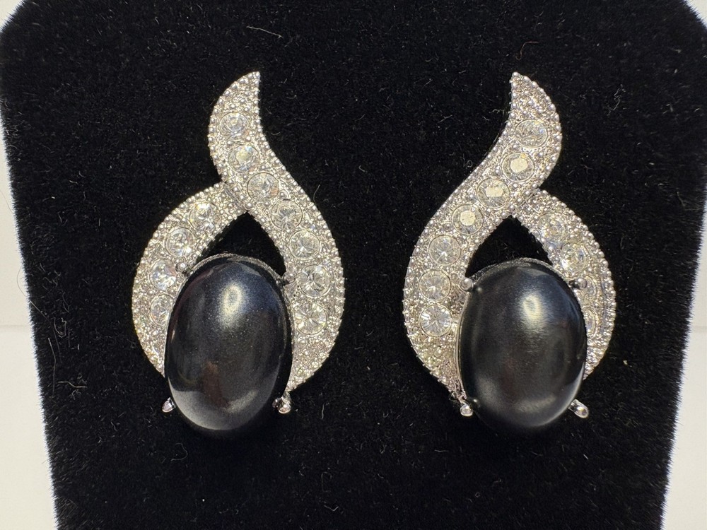 Vintage Fifth Avenue Collection Butler Crystal Rhinestone Earrings Silver Studs