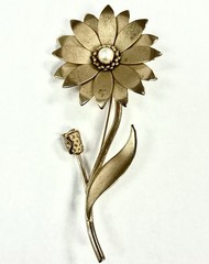 Vintage Gold Tone Flower Brooch Pin Pearl Center Mid Century Floral Statement