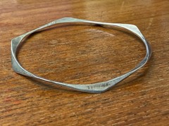 Sterling 2mm Thin Smooth Bangle Bracelet 7″ 6 grams