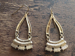 Brushed Goldtone Dangle Beaded Earrings 1 1/2″
