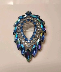 Vintage Sarah Coventry By Juliana D&E Large Rhinestone “Blue Lagoon” Brooch