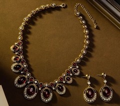 Exquisite Vintage Gemstone Royal Designs Necklace and Earrings Set