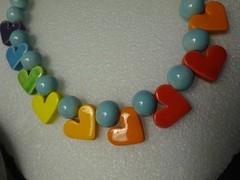 ANTIQUE 1970s PARROT PEARLS COLORFUL NECKLACE “Ceramic Beads & Hearts” STUNNING