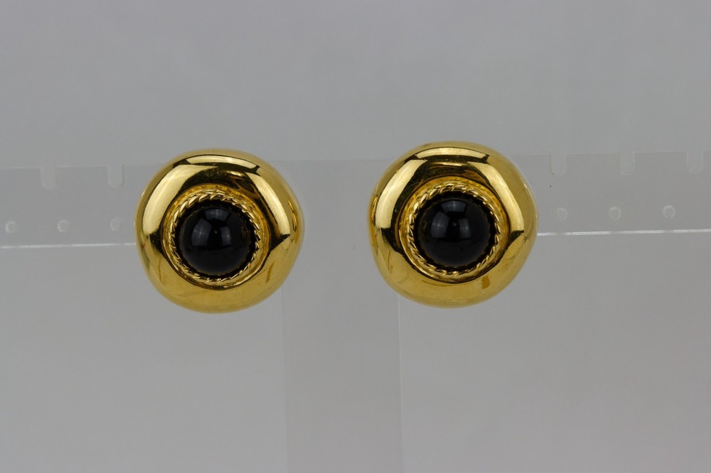 Casual Corner Gold Tone & Black Center Clip-on Earrings, SIgned, 29gr