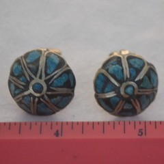 Vintage Signed India N6 Turquoise Chip Mosaic Inlay Domed Clip On Earrings 17mm
