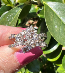 VINTAGE 14K WHITE GOLD CHAMPAGNE & WHITE DIAMONDS SPRAY CROSSOVER COCKTAIL RING