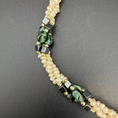 Elegant Vintage-Style Twisted Pearl – Gemstone Statement Necklace 19 Inches