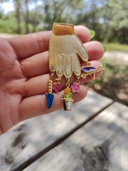 Vintage 90’s Cute Kitsch Garden Glove Brooch Pin Flowers