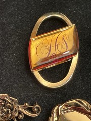 AVON SERVICE AWARD LOT ,PRESIDENT CLUB, RISING STAR, PINS ETC. AV16